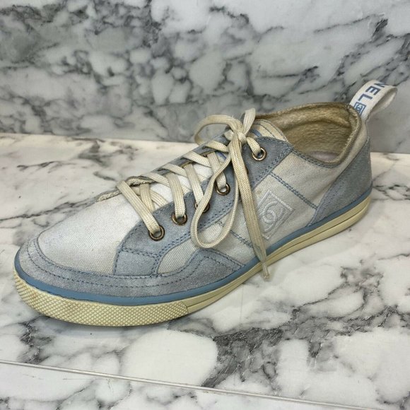 CHANEL 08C Suede Logo CC Low-Top Sneakers - Picture 1 of 12